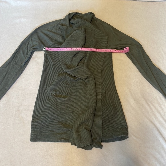Olive ribbed handkerchief XS a.n.a. cardigan with pockets - Picture 2 of 5
